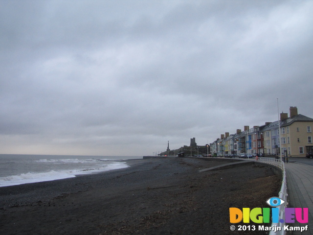 SX32994 Aberystwyth beach in the morning